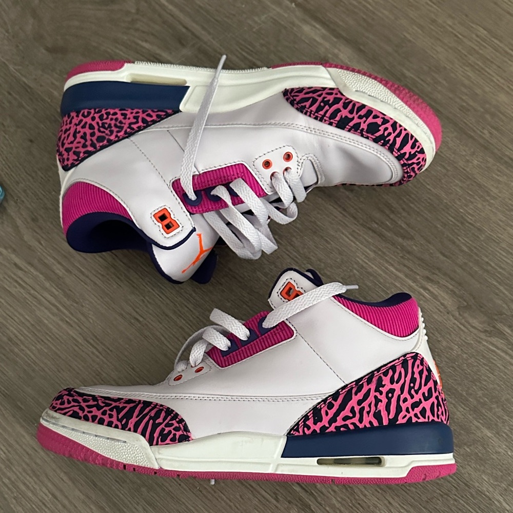 Nike Women's Sneakers White Pink Blue Nike air jordan 3 retro (GS) barely grape/